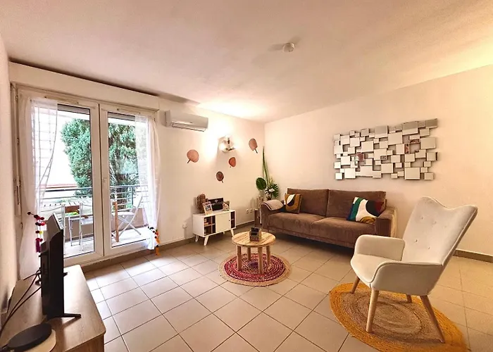 Le 14, 4 Pers, 2 Chambres, Clim, Proche Autoroute Nimes