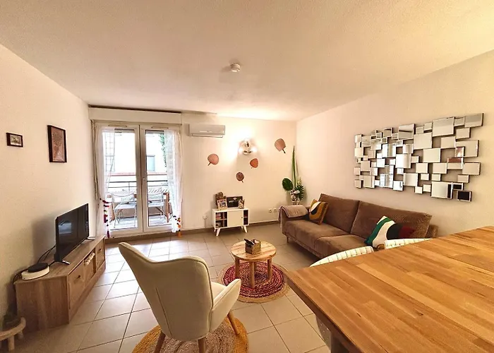 Le 14, 4 Pers, 2 Chambres, Clim, Proche Autoroute Apartment